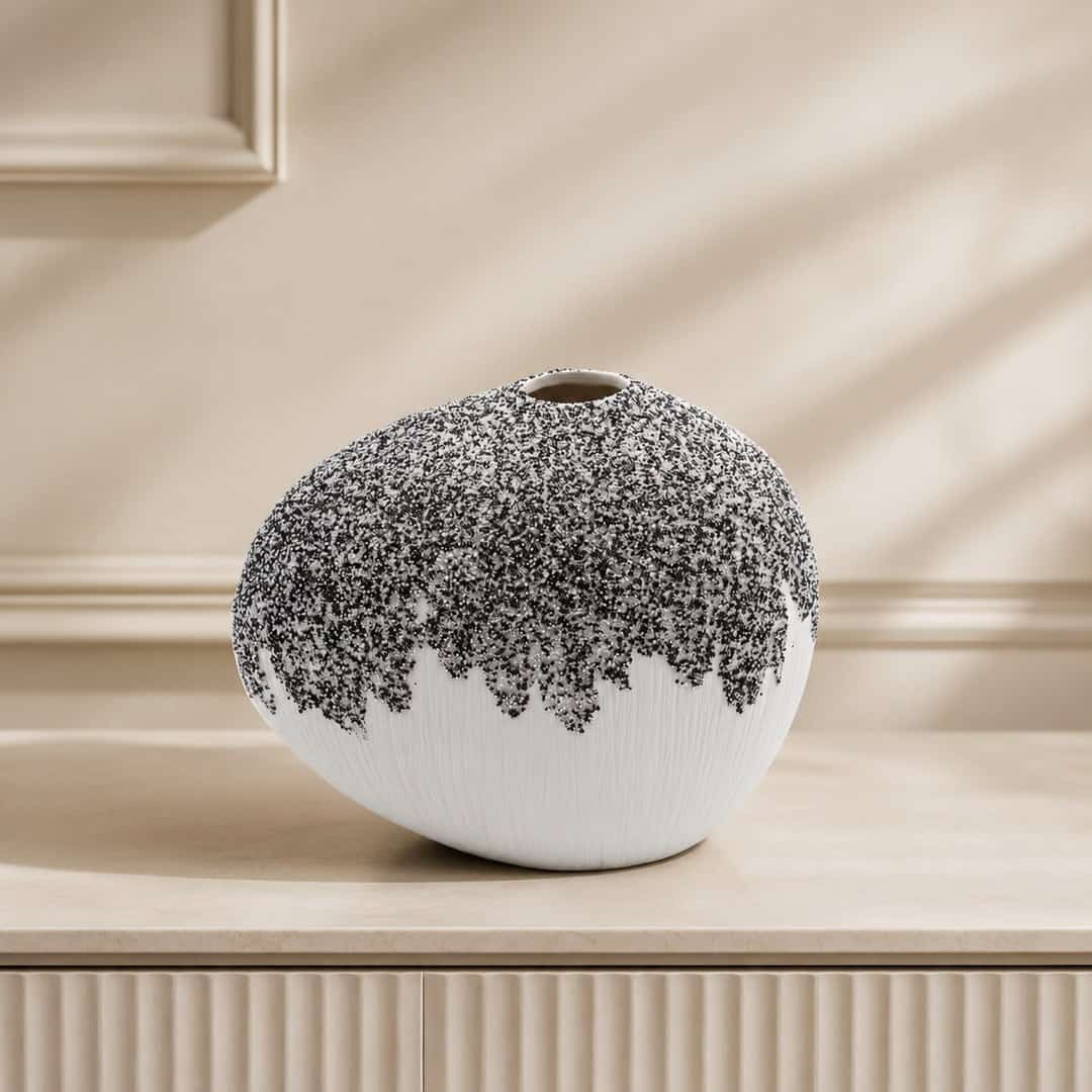 Small White Pampas Ceramic Vase preview image 1