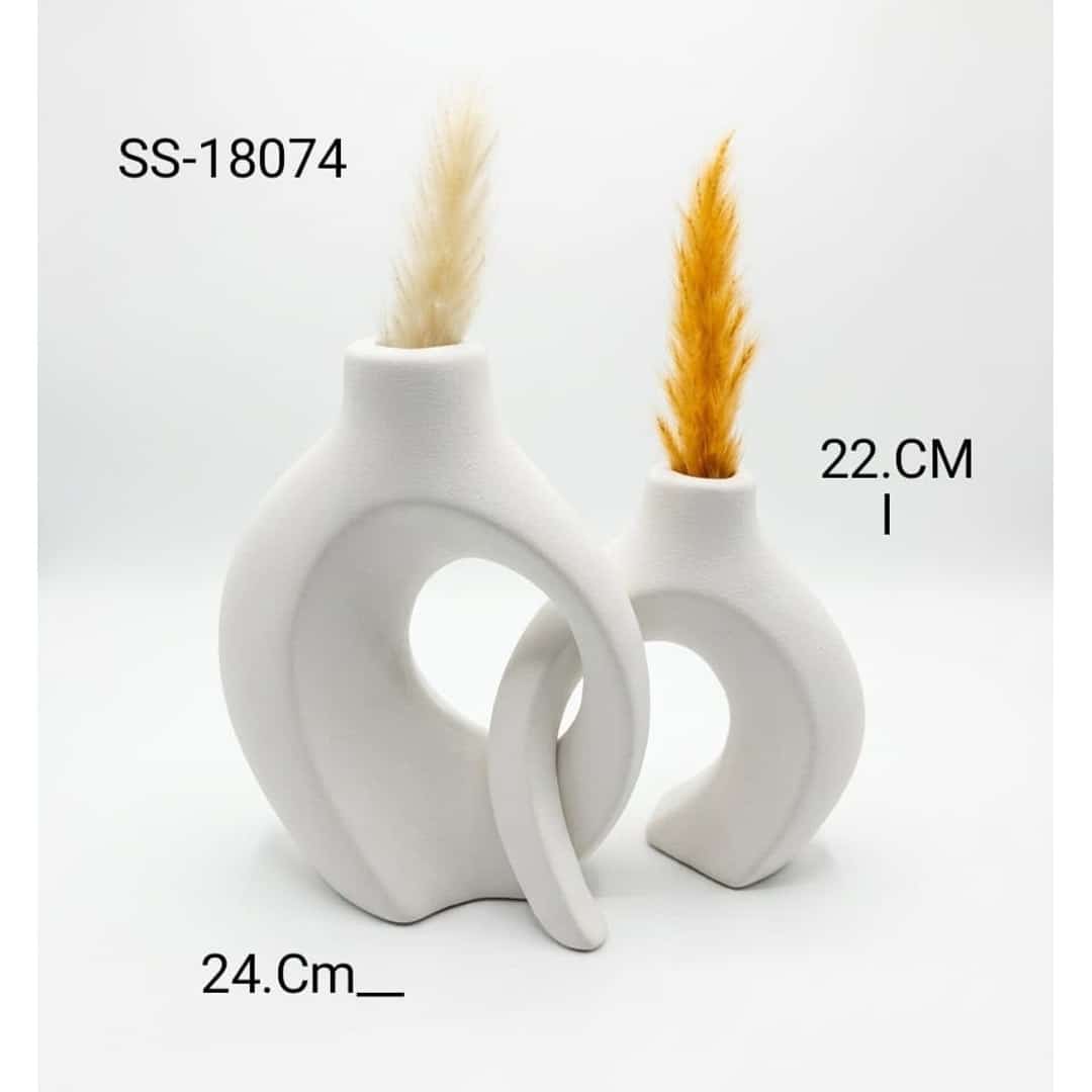 Twin Sculptural Pampas Vase Set preview image 2