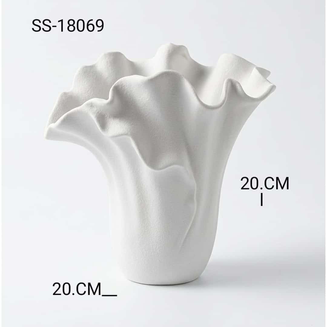 Wavy White Ceramic Vase preview image 2