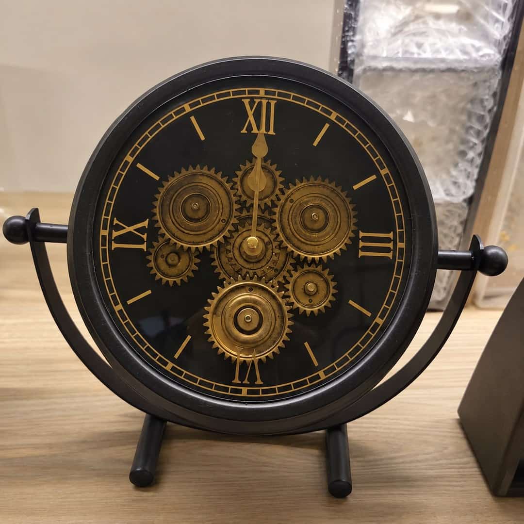 Black Gold Roman Gear Table Clock preview image 2
