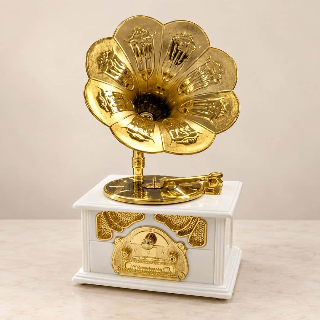 White Gold Flower Horn Gramophone Decor